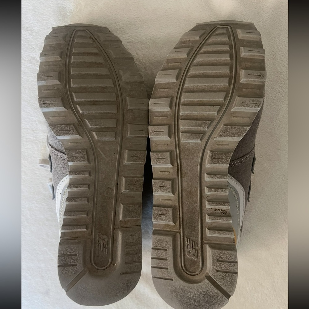 New Balance vintage style sneakers gray and yellow, women’s 8 - Picture 8 of 13
